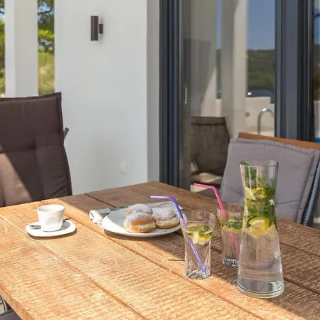 Вилла Nadija With Heated Pool