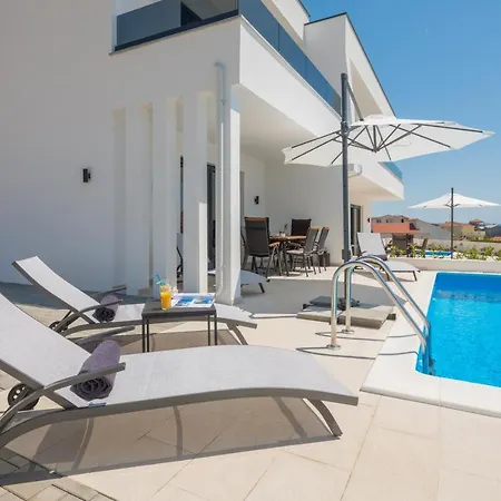 Nadija With Heated Pool Villa Vodice