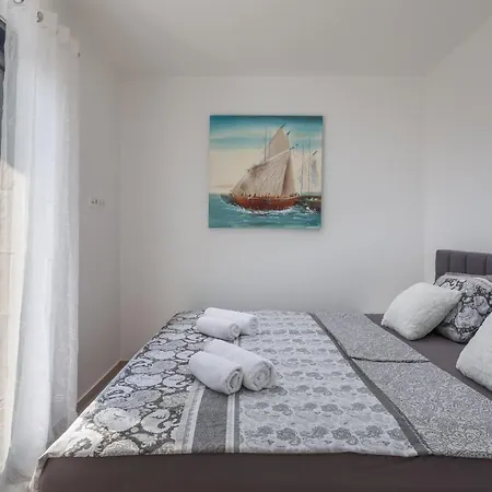 Nadija With Heated Pool * Водице