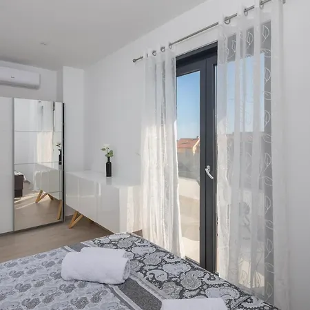 Nadija With Heated Pool * Водице