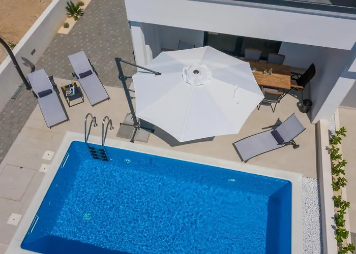 Βίλα Nadija With Heated Pool