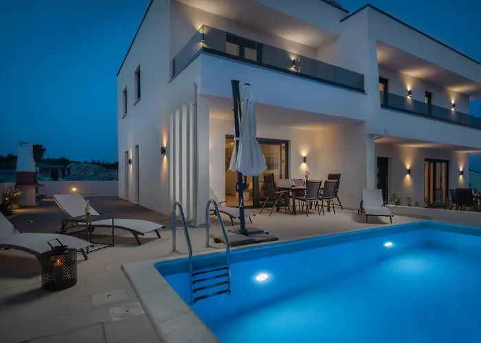 וילה Nadija With Heated Pool וודיצה