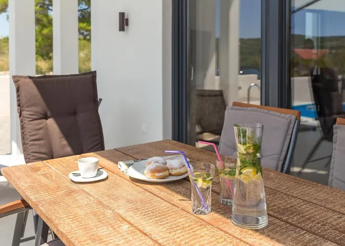 וילה Nadija With Heated Pool