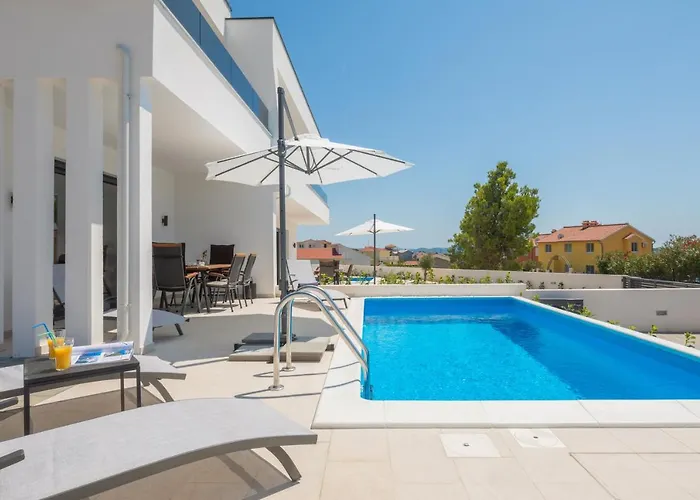 Βίλα Nadija With Heated Pool *