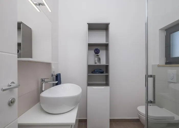 Nadija With Heated Pool Βίλα *