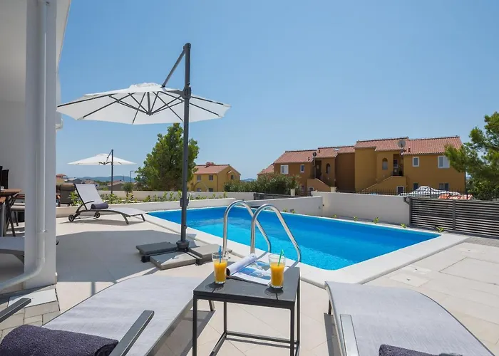 Βίλα Nadija With Heated Pool *