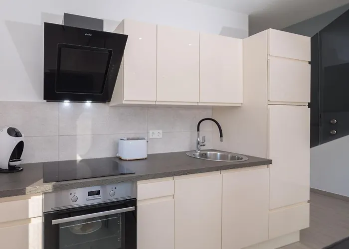 Nadija With Heated Pool Βίλα *